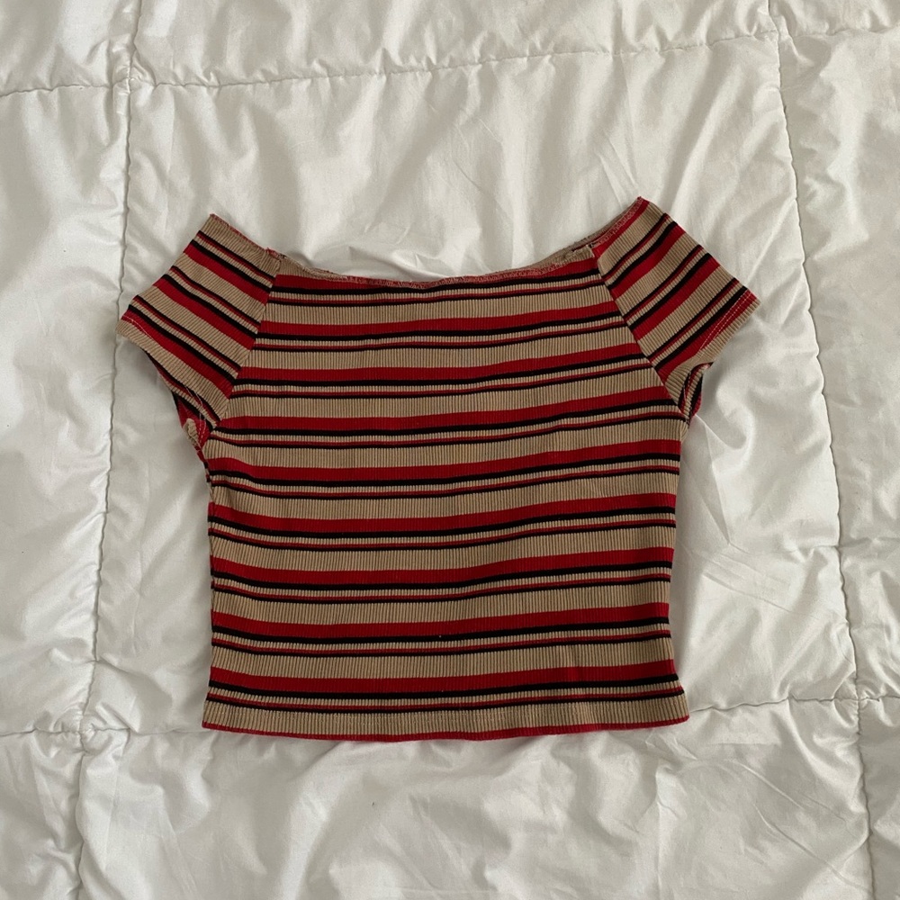 Brandy Melville cropped off/on the shoulder top
